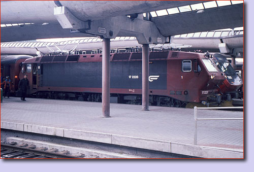 Bahnhof Oslo Norwegen E-Lokomotive Baureihe EL 17