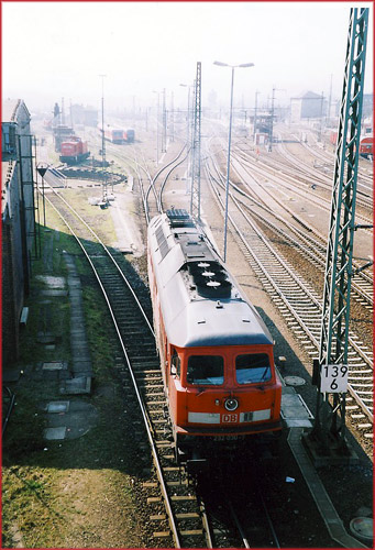 Lok der Baureihe 220 in Saalfeld